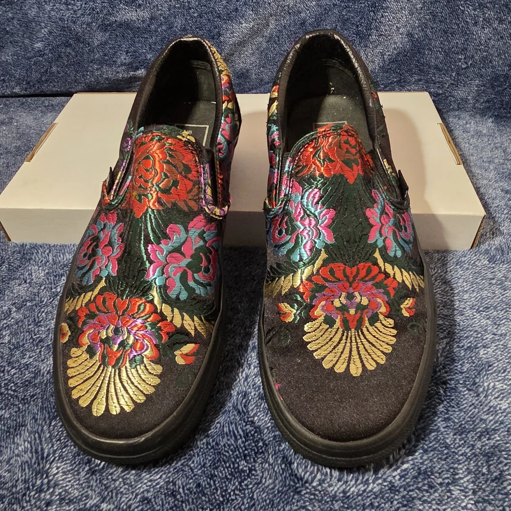 Limited Edition Vans Slip-Ons with Colorful Floral Embroidery (Festival Satin) - Picture 3 of 7